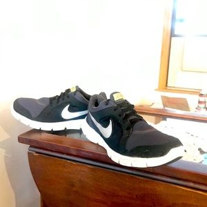 Nike flex experience RN 2 men’s sz 9